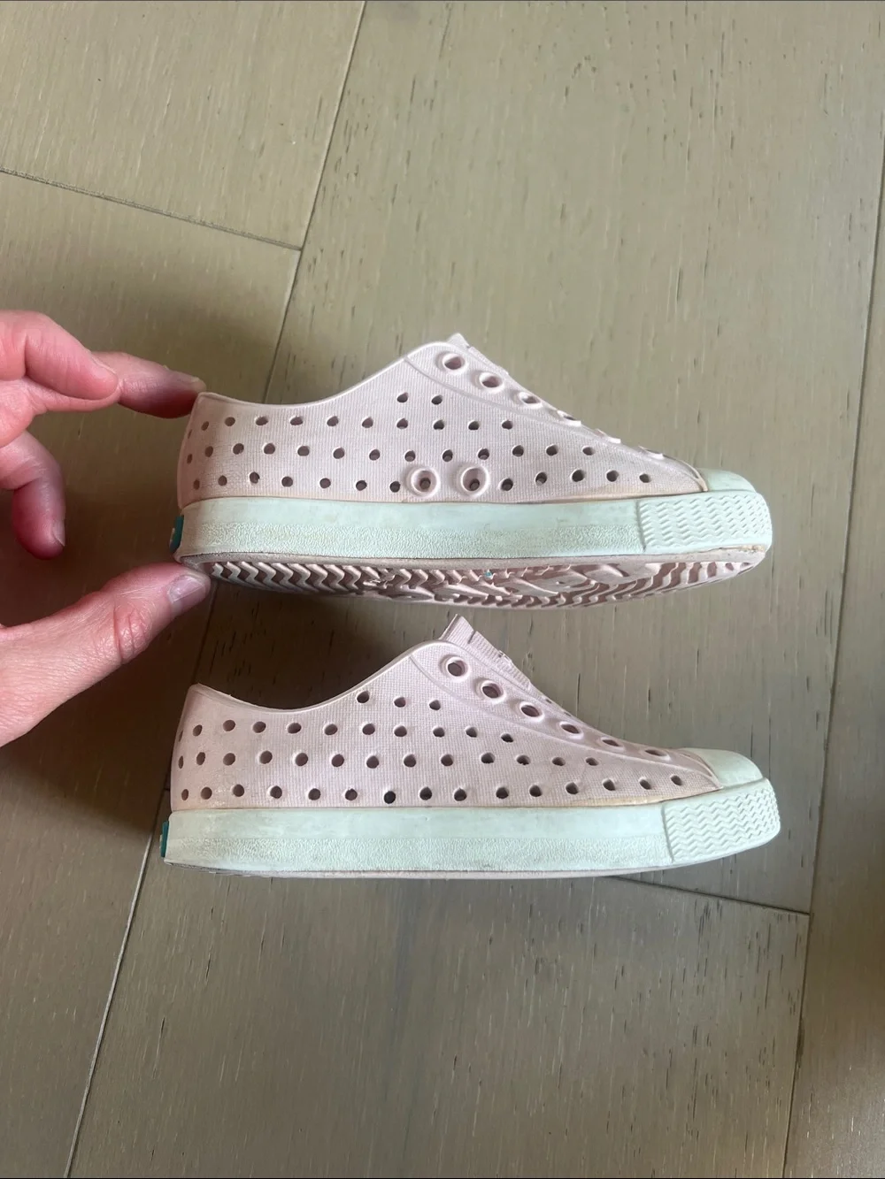 Native Kids Slip-On Water Shoes in Pale Pink
